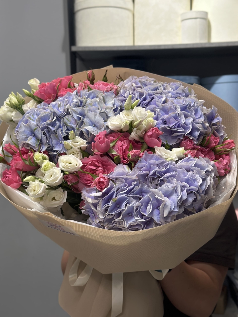 Классический букет Флай: летящий букет для влюблённых в жизнь klassicheskiy-buket-flay:-letyashtiy-buket-dlya-vlyublennyh-v-zhizny