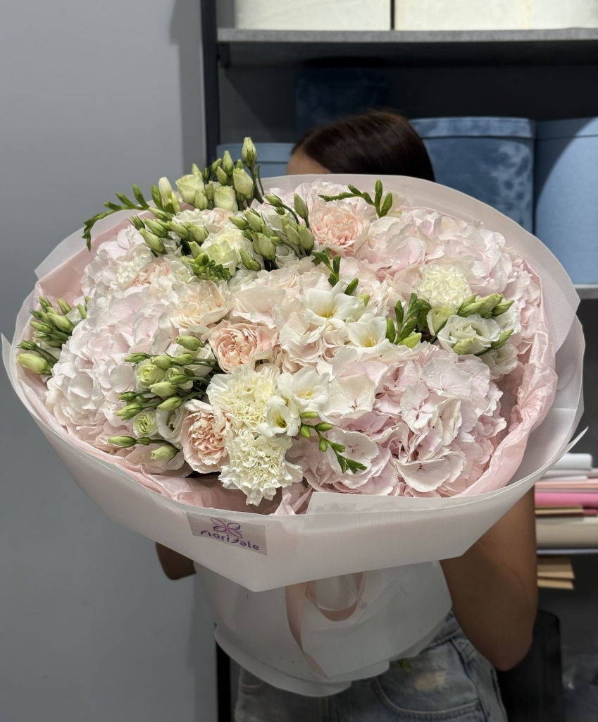 Классический букет Эстель: элегантность без лишних слов klassicheskiy-buket-estely:-elegantnosty-bez-lishnih-slov