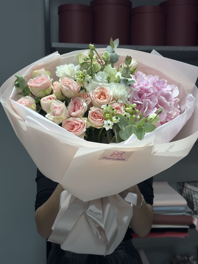 Классический букет Эттлис: гармония таинственности и стиля klassicheskiy-buket-ettlis:-garmoniya-tainstvennosti-i-stilya