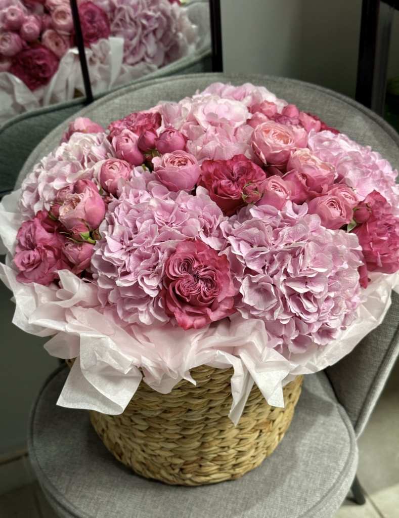 Композиция в корзине Лавли: малиновая мечта kompozitsiya-v-korzine-lavli:-malinovaya-mechta