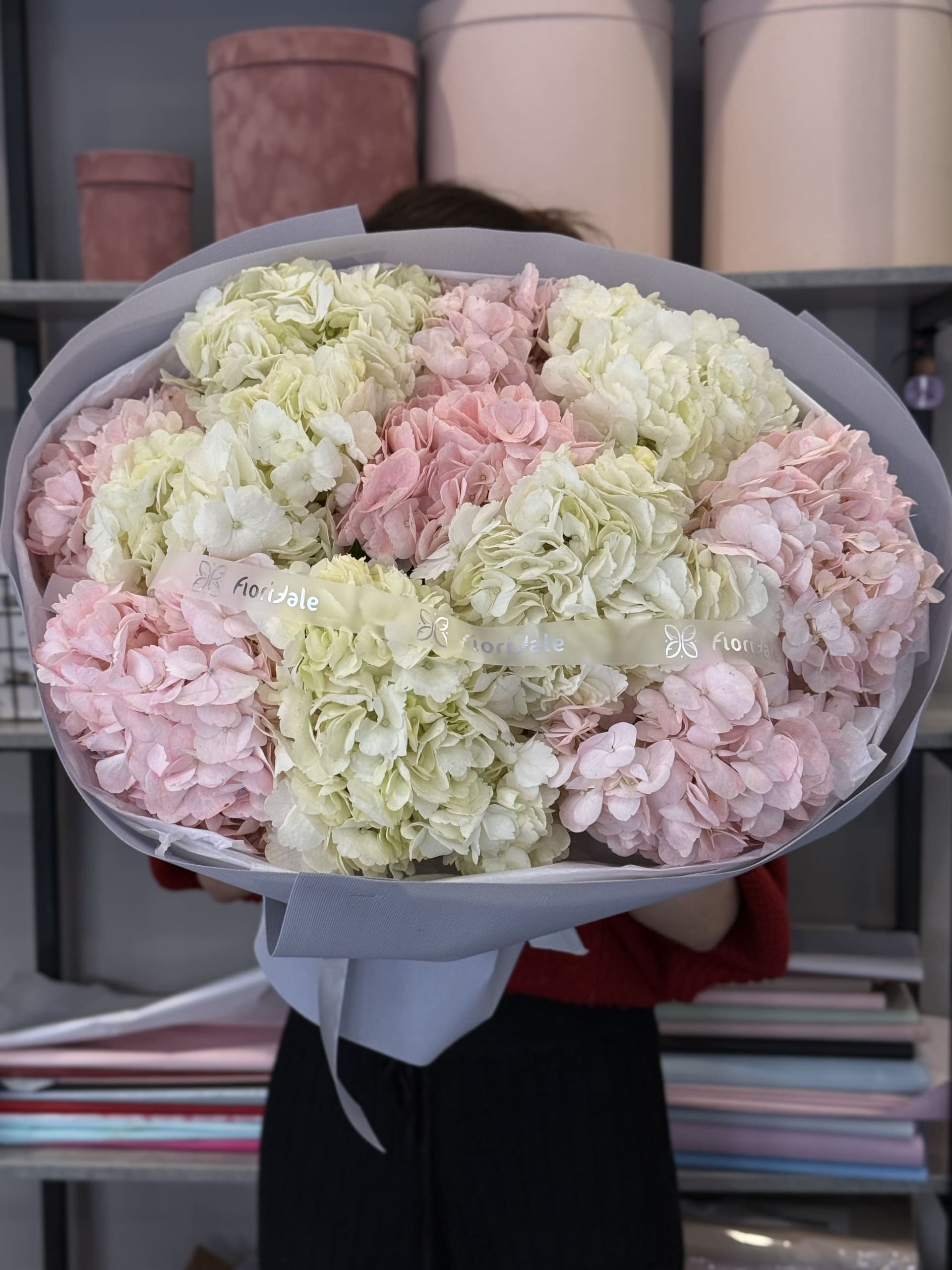 Букет гортензий Юни: целая вселенная в букете buket-gortenziy-yuni:-tselaya-vselennaya-v-bukete