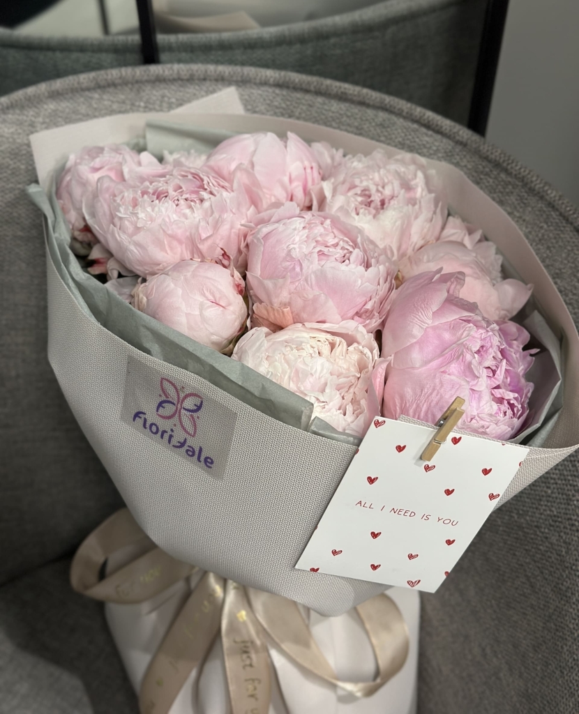 Букет пионов Зефир: красота, которую невозможно забыть buket-pionov-zefir:-krasota,-kotoruyu-nevozmozhno-zabyty