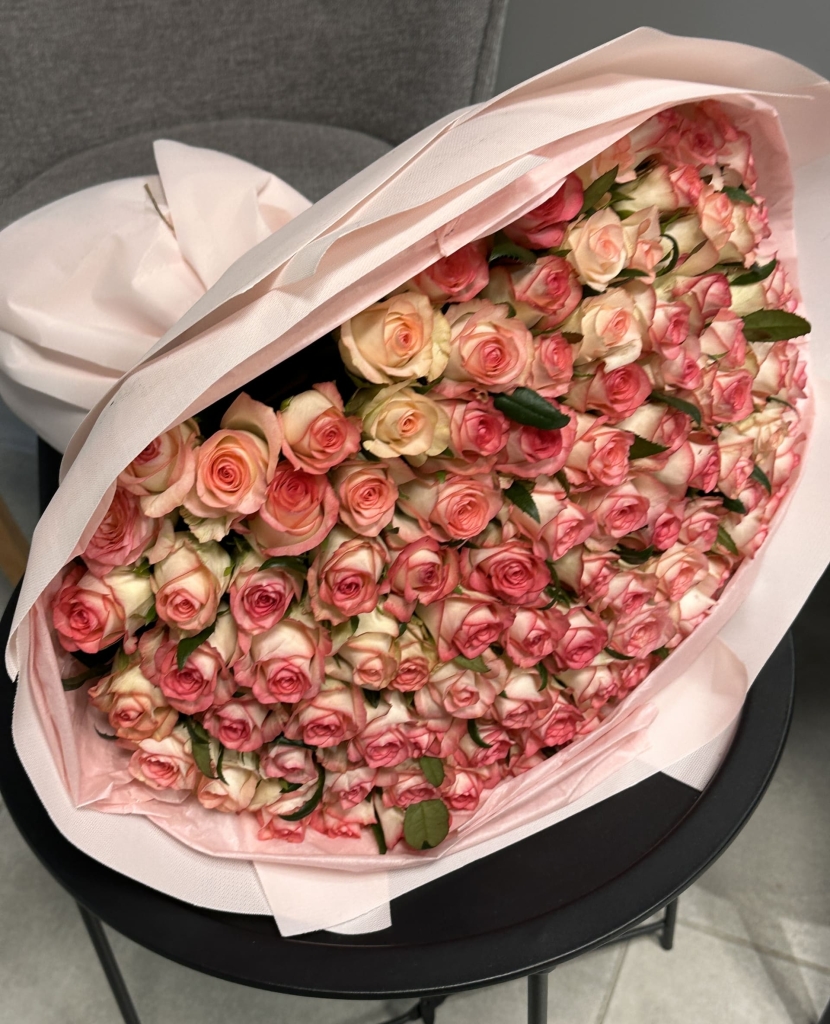 Букет роз Закат: лучшее дополнение к романтическому ужину buket-roz-zakat:-luchshee-dopolnenie-k-romanticheskomu-uzhinu