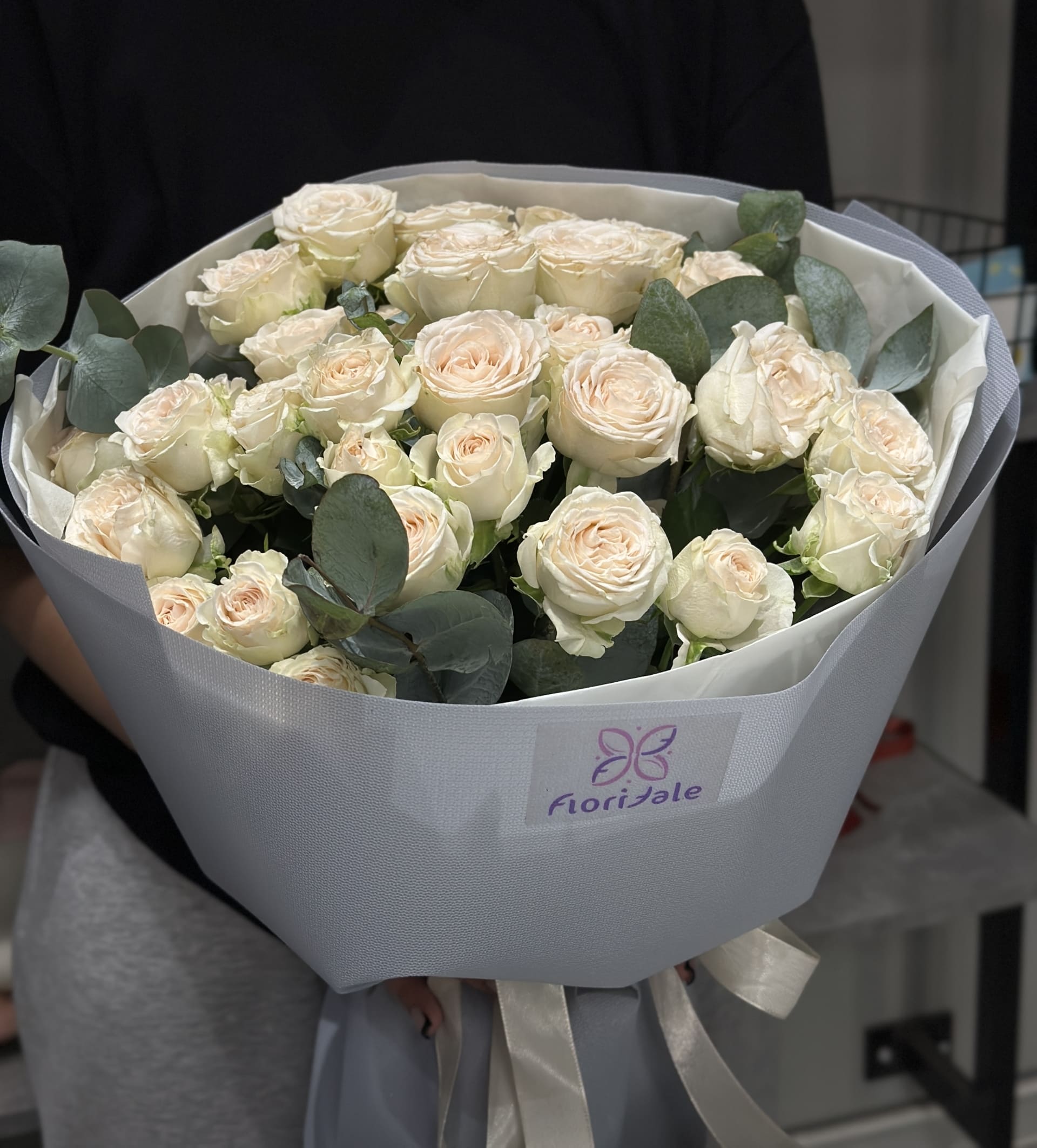 Букет кустовых роз Бон-Бон: красота в простоте buket-kustovyh-roz-bon-bon:-krasota-v-prostote