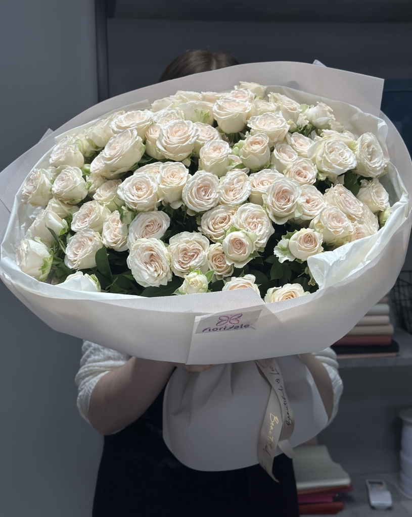 Букет кустовых роз Тач: прикосновение романтики buket-kustovyh-roz-tach:-prikosnovenie-romantiki